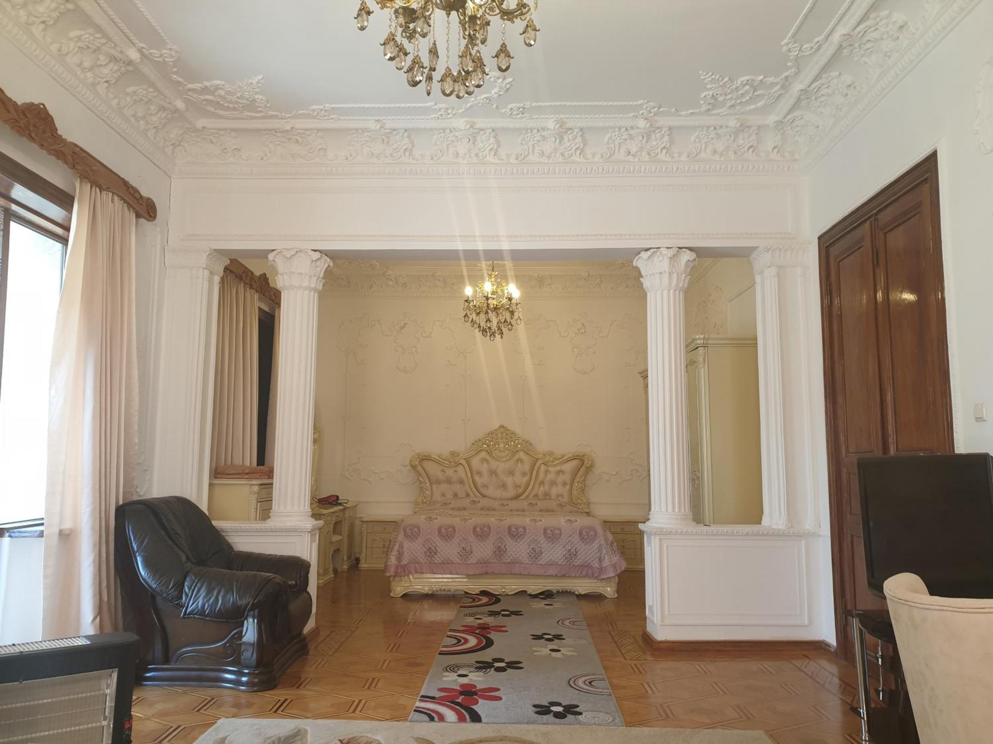 Hotel Royal Kutaisi Exteriör bild